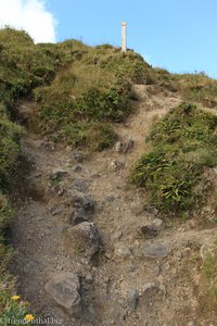 hier geht es wieder auf den Rand des großen Vulkankraters von Faial