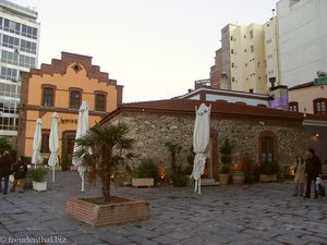 Terrasse im Hafenviertel Ladadikia