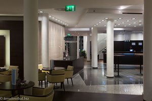 Lobby im NH Hotel München Airport