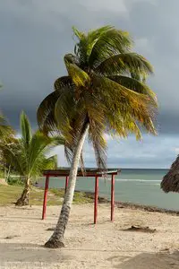 Düsterer Himmel an der Playa Larga