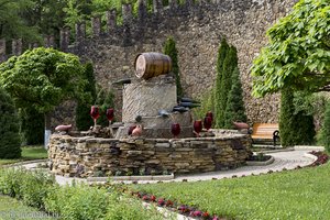 Rotweinbrunnen beim Weingut Milestii Mici in Moldawien
