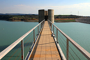 Entnahmewerk Asprokremmos Stausee