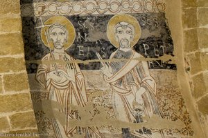 romanische Fresken in der Felsenkirche von Vals