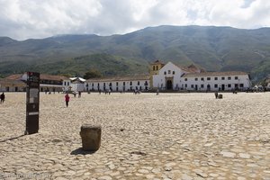 die riesige Plaza Mayor in Villa de Leyva