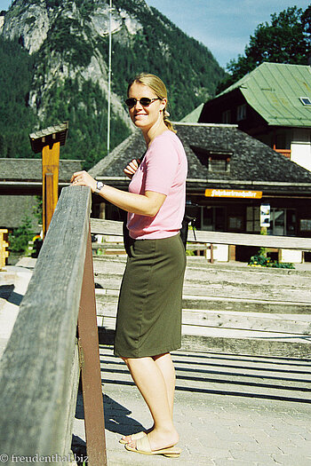 Annette am Ufer des Königssees in Bayern