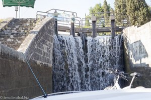 das Wasser kommt ... - Schleuse von Aiguille