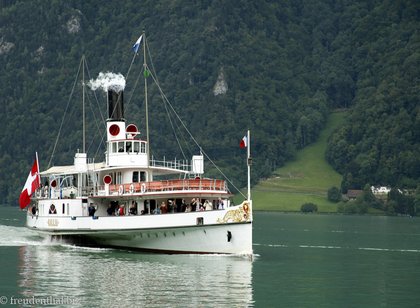 Fahrt mit dem Raddampfer von Brunnen nach Vitznau