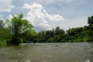 Dschungel und Kwai River in Thailand