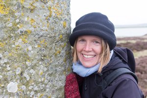 Anne beim Ring of Brodgar