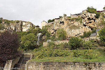 im Wasserfalldorf Salles-la-Source