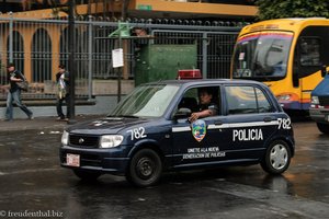 Polizeiwagen auf der Avenida 2 von San Jose