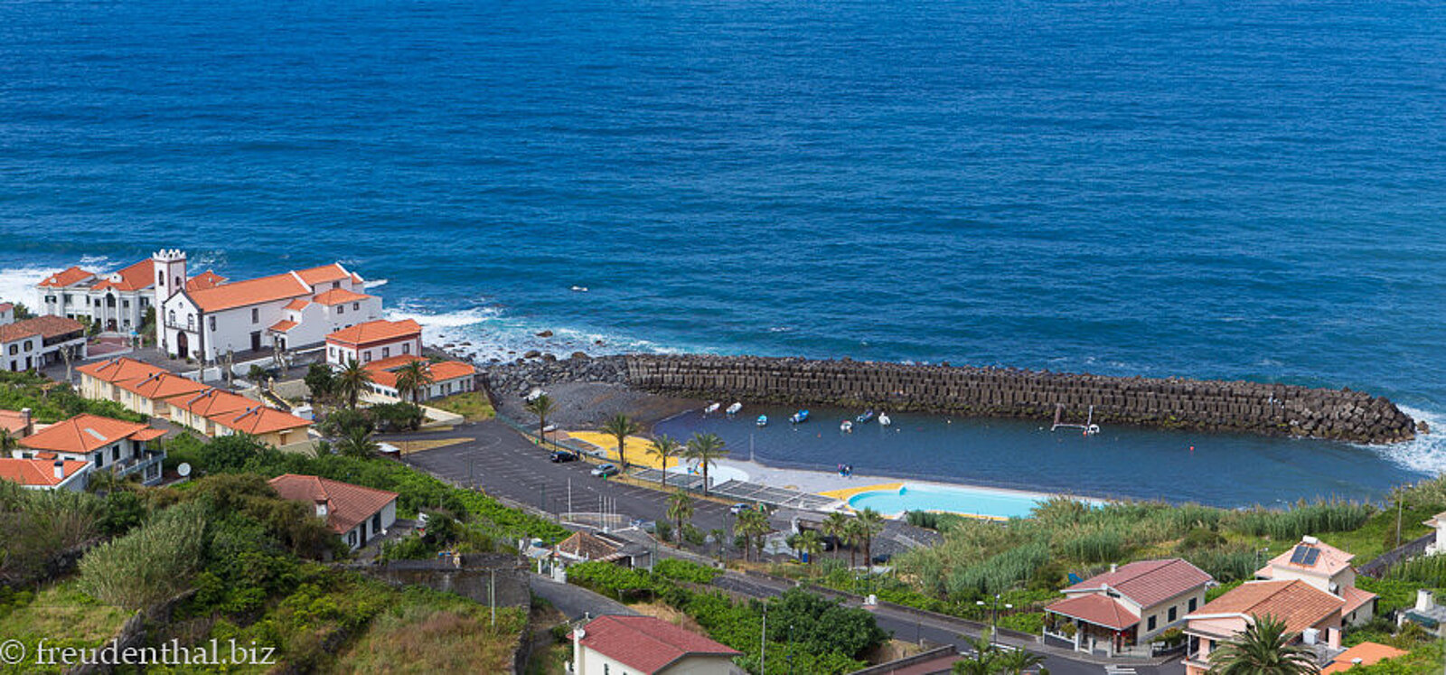 Ausblick bei Ponta Delgada über den Atlantik bei Madeira