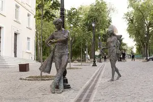 ein Paar in der Strada Eugen Doga von Chisinau