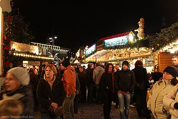 Abendstimmung auf dem Dresdner Striezelmarkt