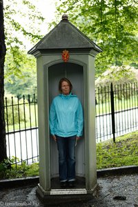 seltsamer Wachmann im Osloer Schlosspark