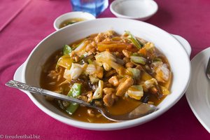 Mittagessen im Bone Gyi von Mawlamyaing