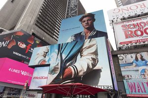 Leuchtreklamen am Times Square von New York