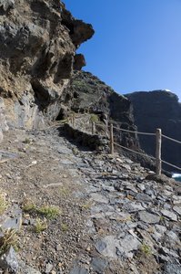Felsiger Aufstieg bei der Cueva Candelaria