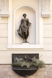 Hausstatue bei der Pils iela