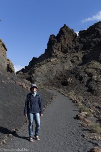 Anne auf dem Weg zum Kratergrund