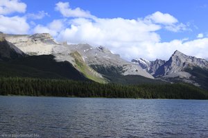 Maligne Lake in National Park Jasper