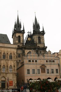 Blick über den Markt zur Teyn-Kirche