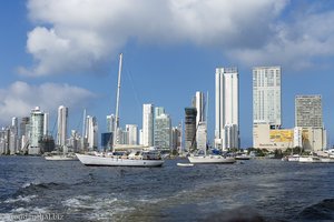 Fahrt durch den Hafen von Cartagena in Kolumbien