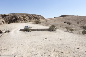 Parkplatz beim Wadi Ayun im Oman