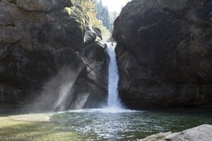 Tief in den Fels eingeschnittenen Weißach-Schlucht