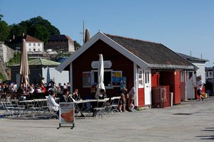 Imbiss an der Bucht von Pipervika