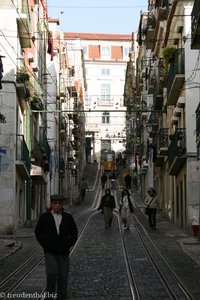 der Elevador da Bica verbindet die Rua da Boa Vista mit der Rua Rua d. Loreto