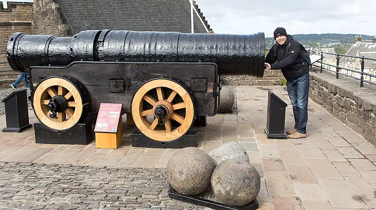 Bitte keine Faxen bei der Mons Meg