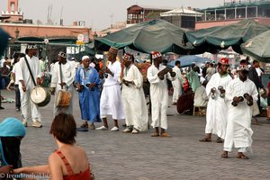 Folklore auf dem Djemaa el Fna in Marrakesch