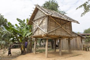 Haus im Dorf der Khmu in Laos