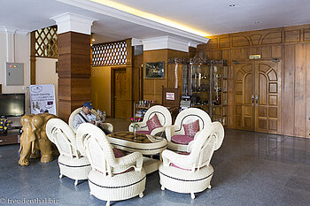 in der Lobby des Hotel Ayarwaddy River View