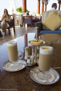 Latte macchiato mit Blattgold im Jumeirah Resort