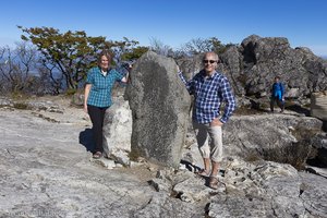 Anne und Lars beim Gipfelstein des Sangwangbong