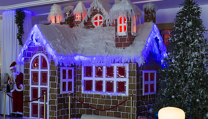 Weihnachtsmann-Haus im Hilton Salalah