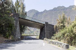 Brücke auf der Passstraße nach Cilaos