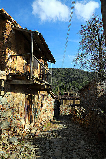 Verwinkelte Gasse in Firkardo