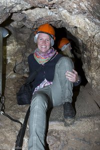 niedriger und enger Tunnel am Ende der Sterkfontein Caves