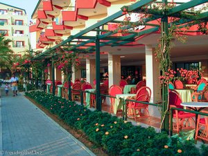 Terrasse beim Hotel Galeri