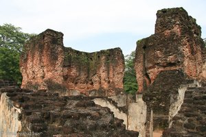 Reste des großen Palastes von Polunnaruwa