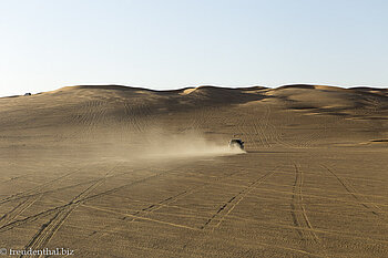 Fahrt zu den Sanddünen der Rub al-Khali im Oman Fahrt zu den Sanddünen der Rub al-Khali im Oman