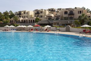 Blick vom Laguna Pool auf das Rotana Resort