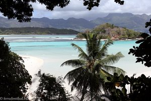 Ausblick vom Restaurant nach Round Island und Mahé