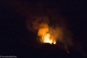 Nachtstimmung am Vulkanausbruch des Piton de la Fournaise