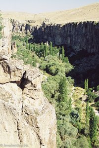 In der Ihlara-Schlucht geht es steil hinab.