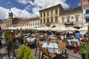 Restaurants an der Piata Sfatului von Brasov