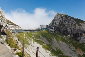 Sicht auf Pilatus-Kulm und der Zahnradbahn